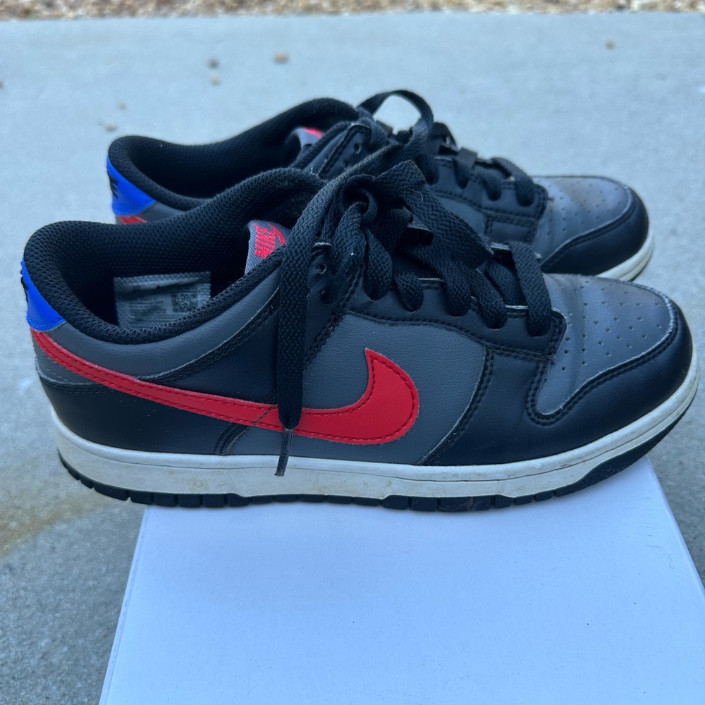 Dunk Low GS "Black / University Red" sneakers size 6